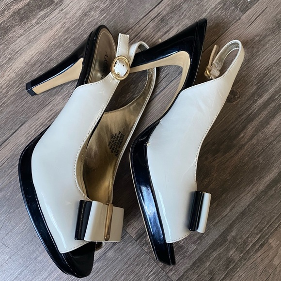 Anne Klein Women’s Black & Cream Slingback Heels Size 6.5 - Picture 3 of 15
